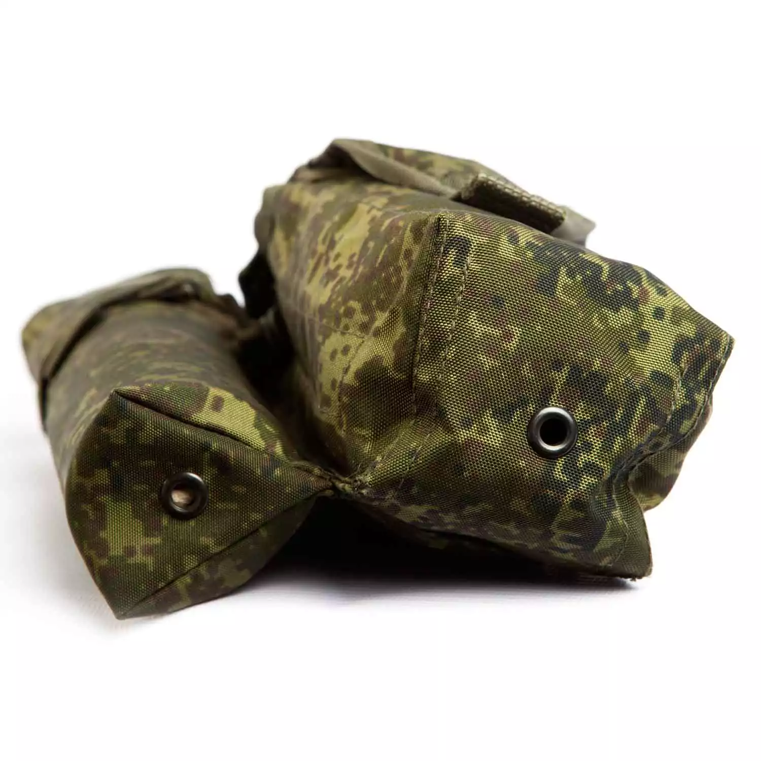 Подсумок для 2-х магазинов АК74 (АКМ), сигнальных средств (РДГ, РОП, РСП) и штык-ножа правый Подсумок для 2-х магазинов АК74 (АКМ), сигнальных средств (РДГ, РОП, РСП) и штык-ножа правый
